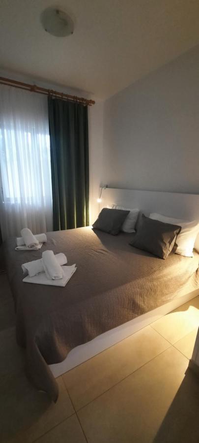 Apartmani Maris III Раб Екстериор снимка