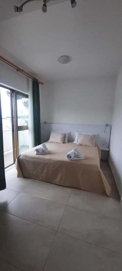 Apartmani Maris III Раб Екстериор снимка